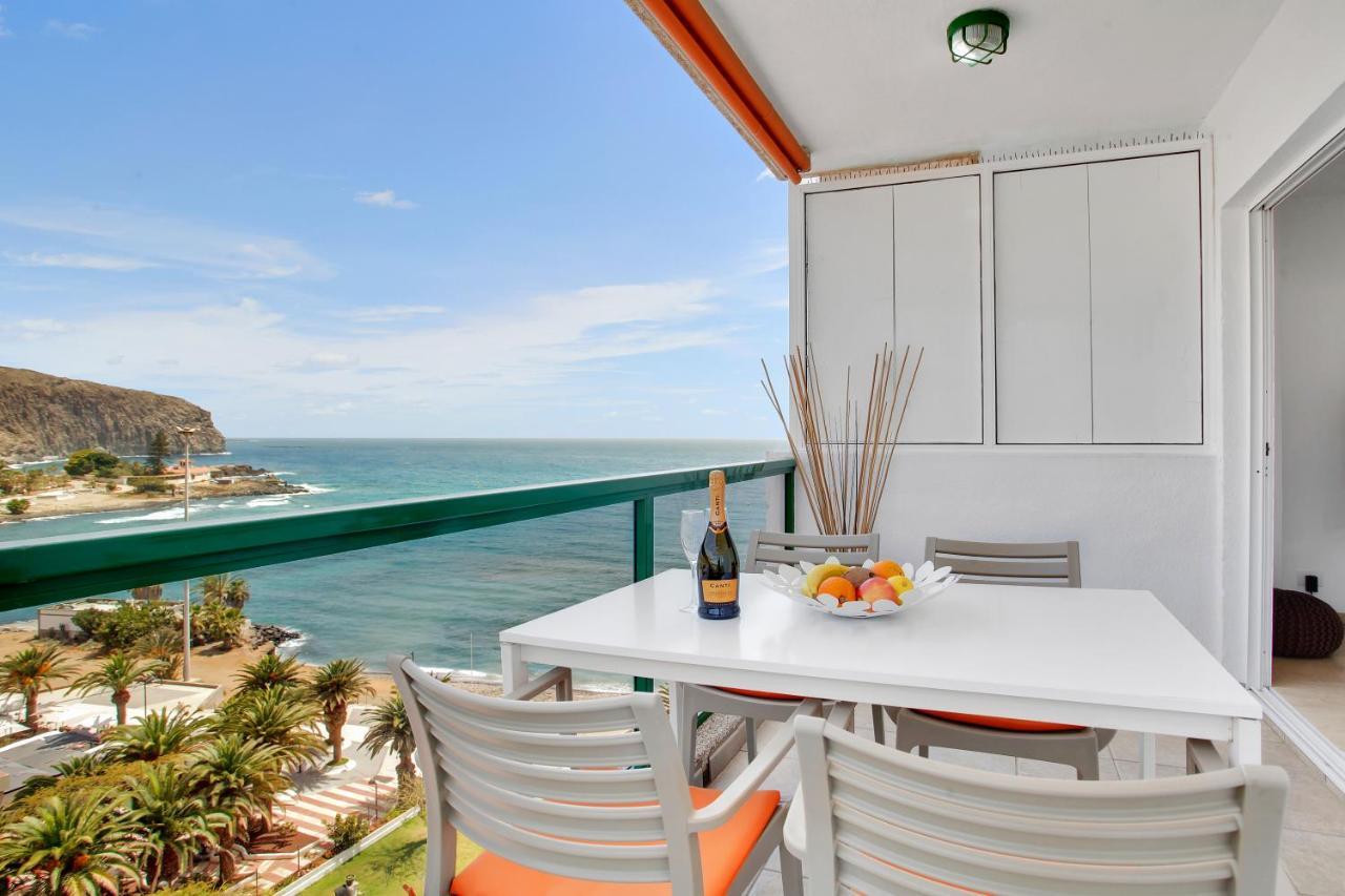 Stunning Holidays, Large Terrace On The Sea Apartamento *