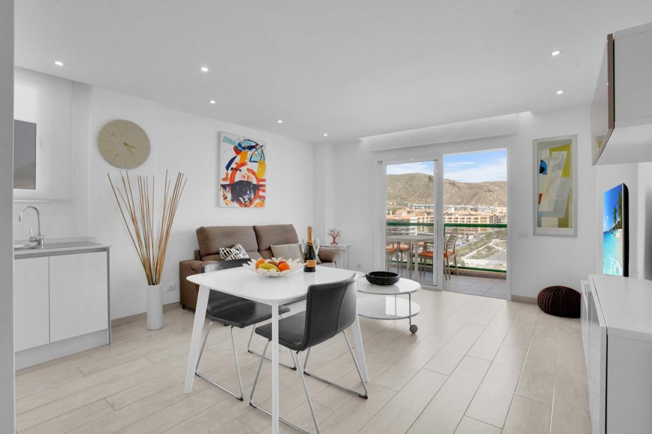 Apartamento Stunning Holidays, Large Terrace On The Sea Los Cristianos (Tenerife)