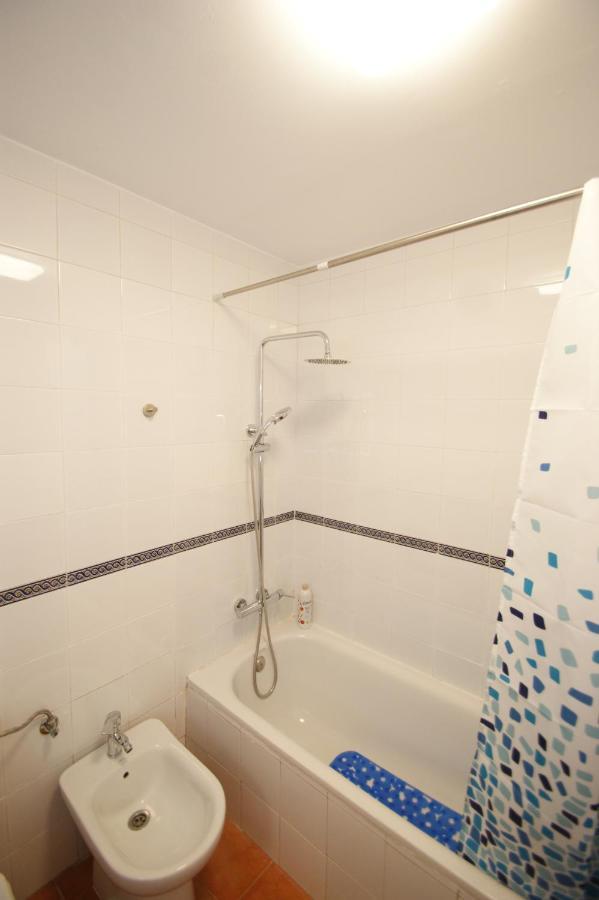 Apartment Casa A 400m De Playa, 3 Habitaciones, 2 Banos Y Jardin