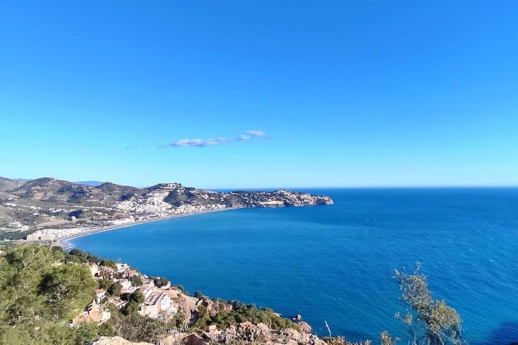 Stylish 3 Bedroom, 2 Bath With Sun Terrace, Gorgeous Sea Views, Air Conditioning, Wi-fi & Communal Swimming Pool La Herradura (Granada)