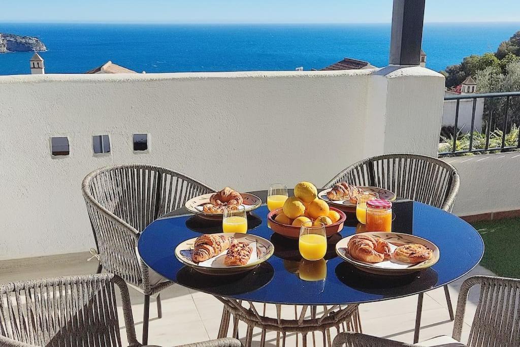 Stylish 3 Bedroom, 2 Bath With Sun Terrace, Gorgeous Sea Views, Air Conditioning, Wi-fi & Communal Swimming Pool *