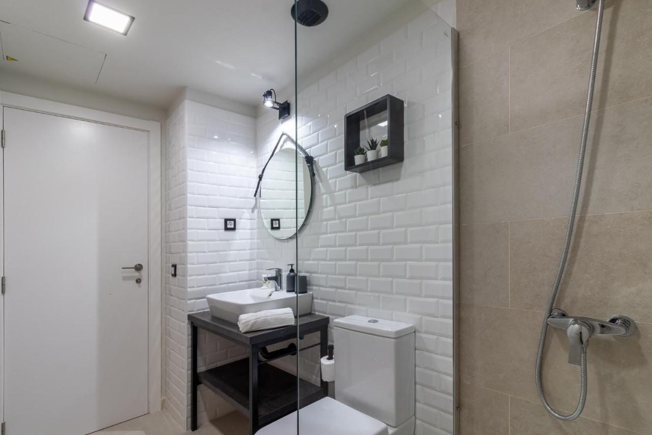 Flatguest Industrial Loft By Marina - Wifi Apartment *