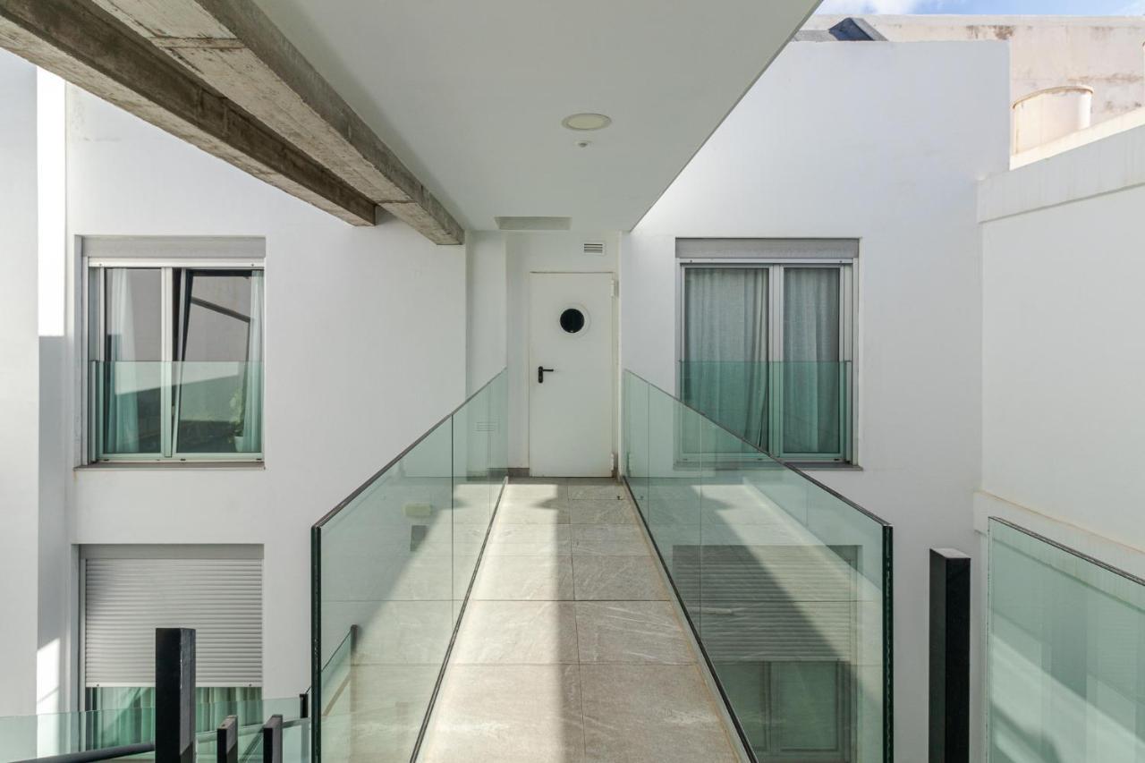 Flatguest Industrial Loft By Marina - Wifi Apartment *