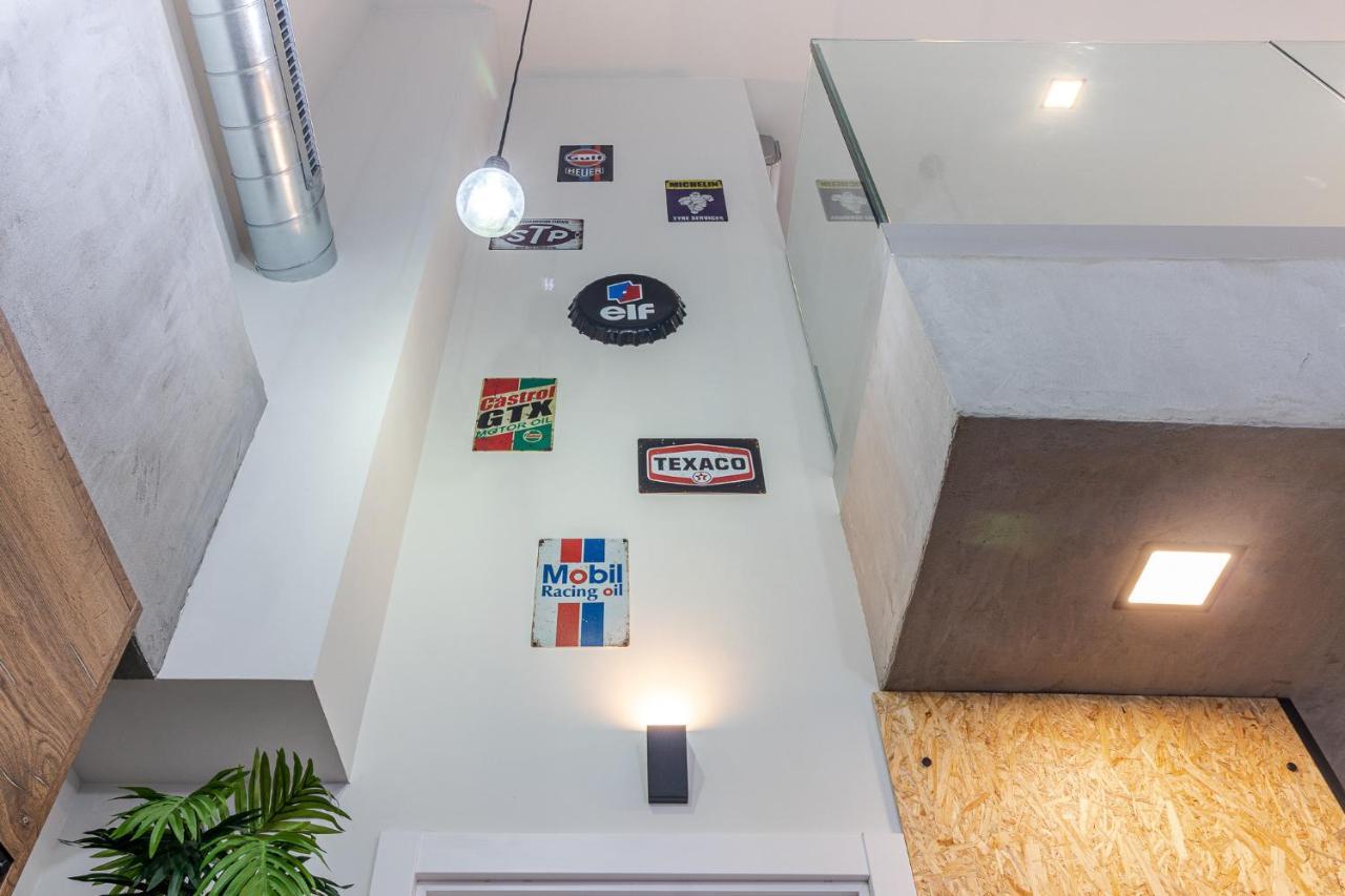 Flatguest Industrial Loft By Marina - Wifi Apartment *