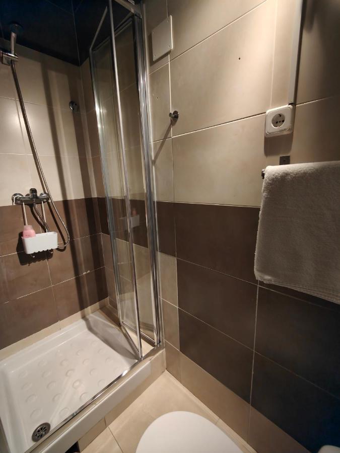 Single Guest house *
