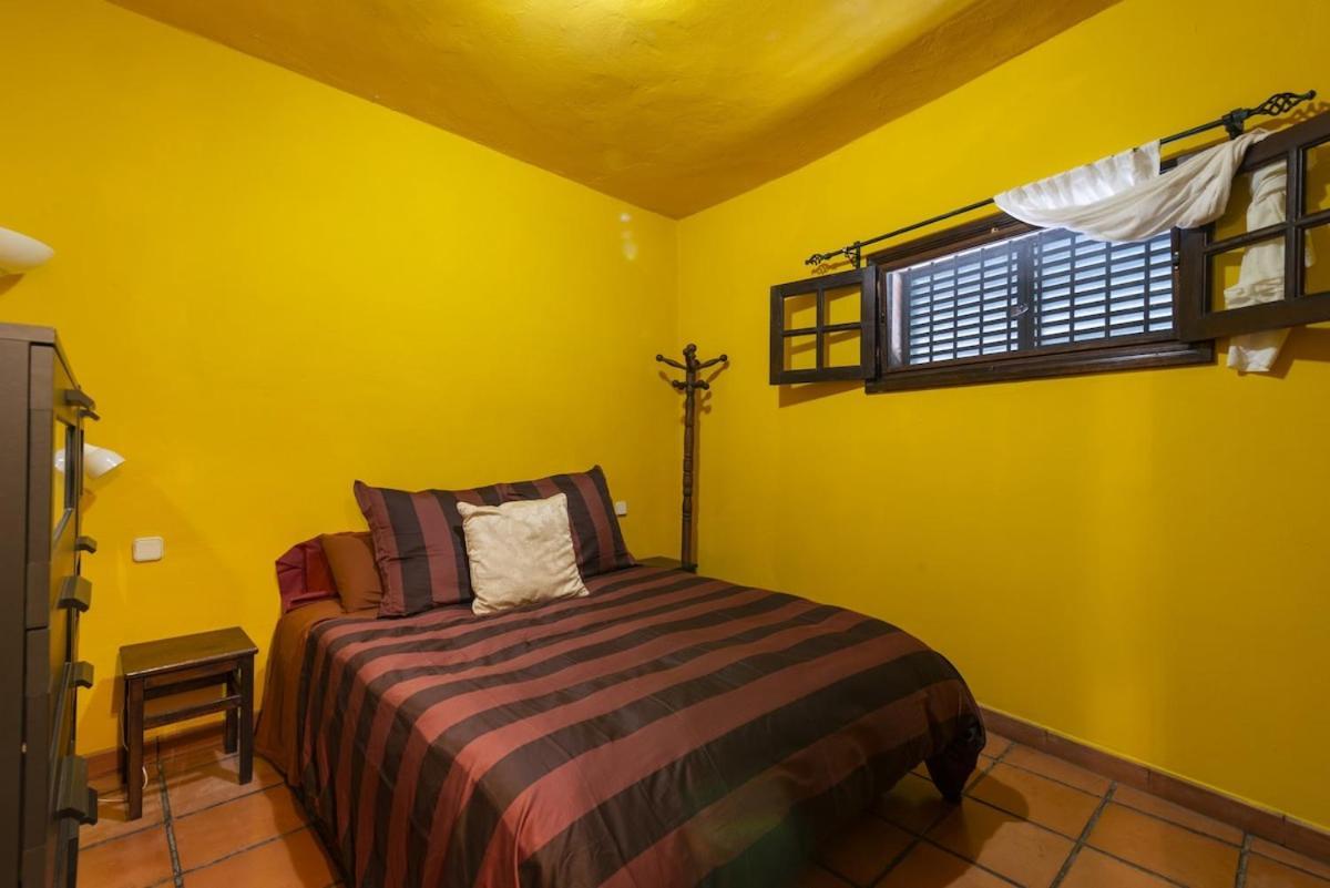 Con Piscina Privada Gran Jardín, Barbacoa Y Parking Villa