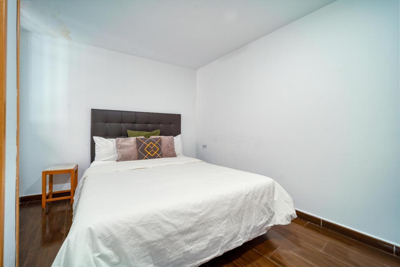 Guest house A Casacafe Madrid Pozuelo Estacion Private *