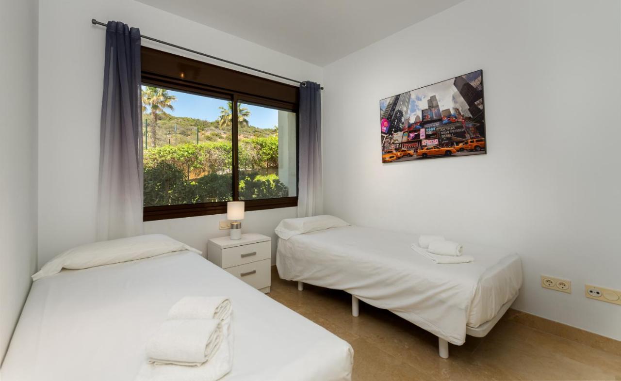 2149-amazing Groundfloor 3 Bedrooms On Golf, Pools Apartment