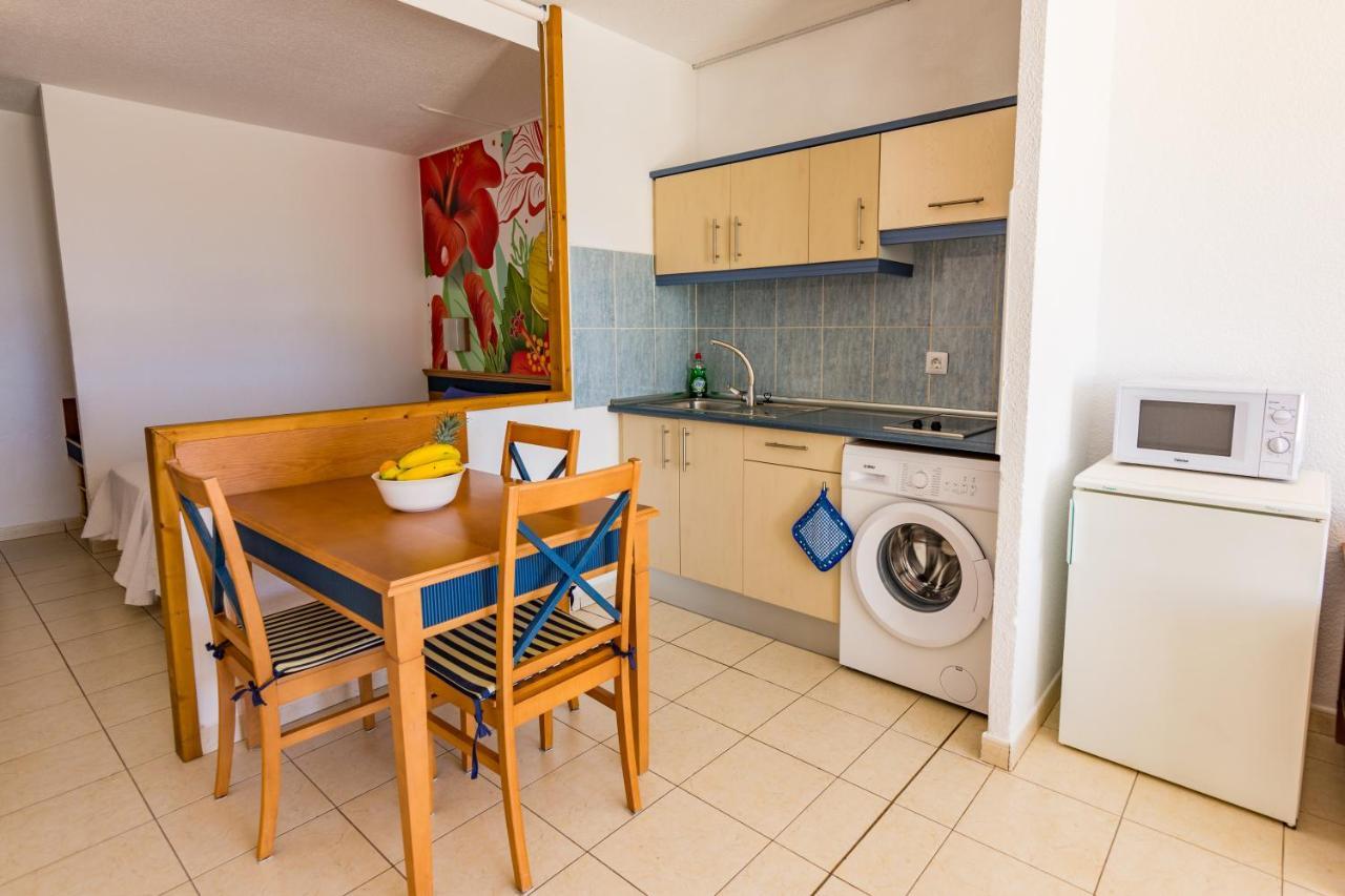Apartment The House Of Nonni Ventura - Beachfront, Ocean View, Wi-fi, Aircon, Swimming Pool *