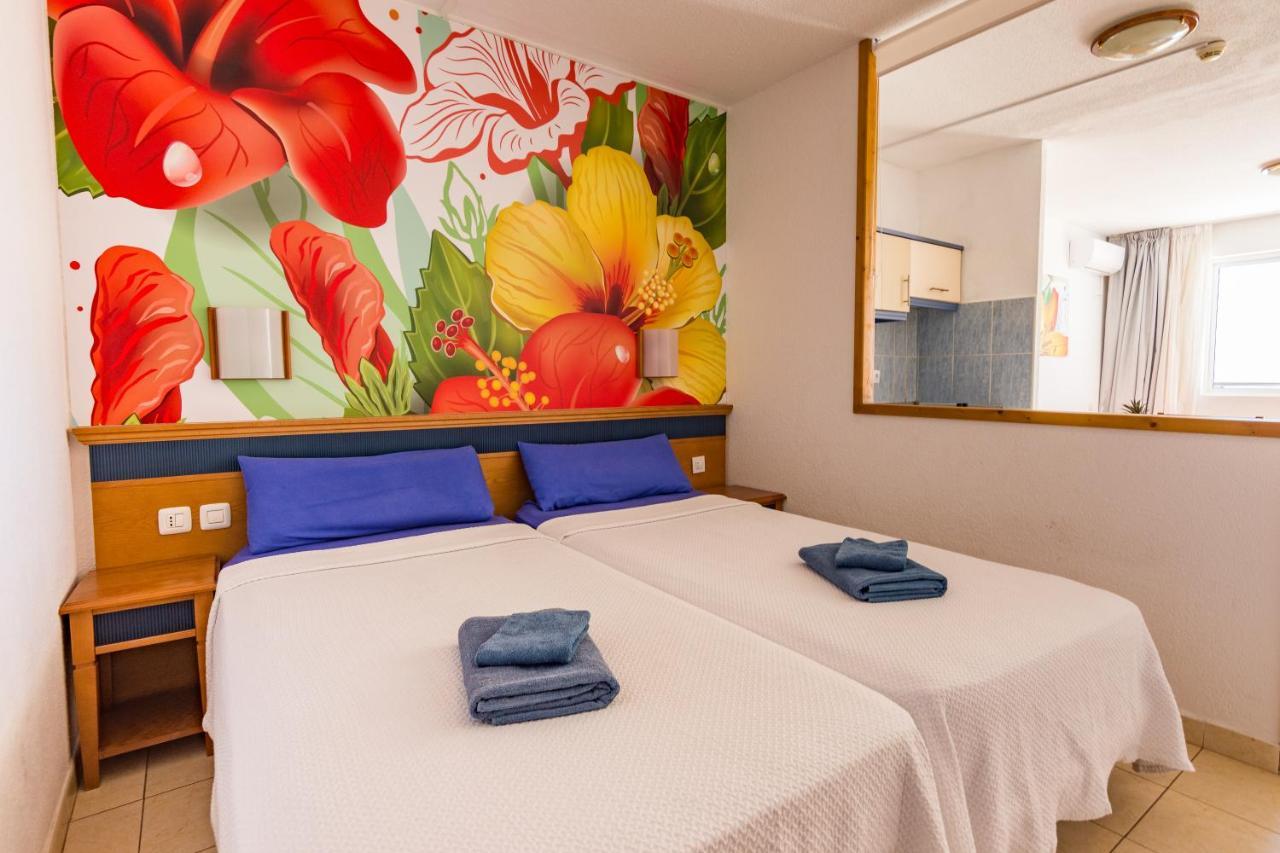 The House Of Nonni Ventura - Beachfront, Ocean View, Wi-fi, Aircon, Swimming Pool Apartment *