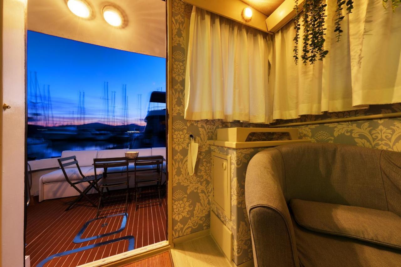 Сasa de vacaciones Houseboat Isurus Quinto *