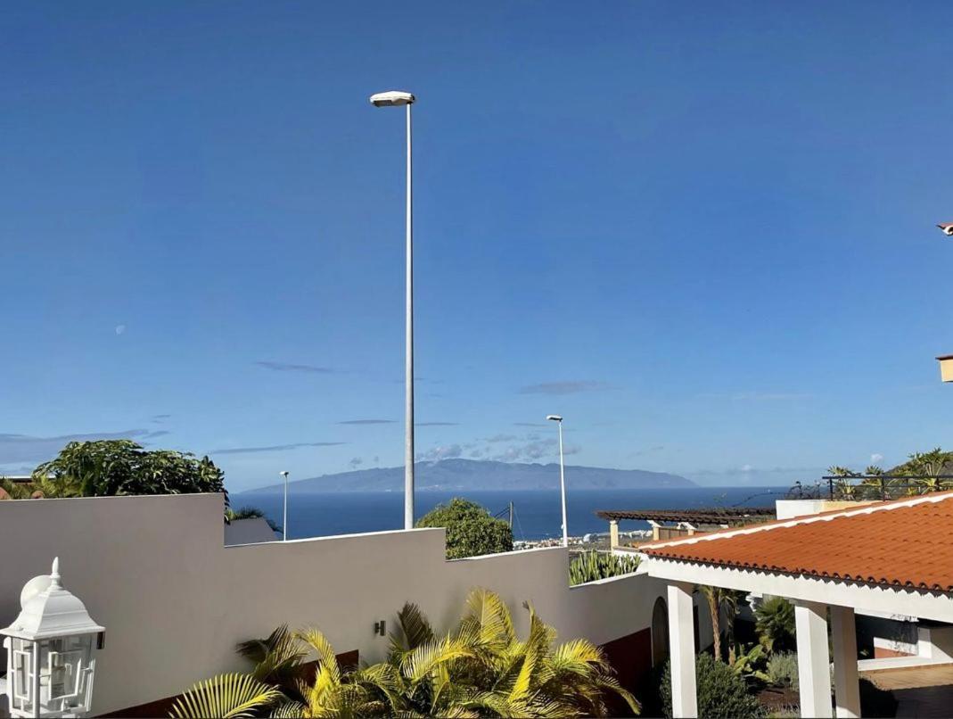 Amorio A Spacious Modern Getaway With A Private Heated Pool & Sea Views Villa