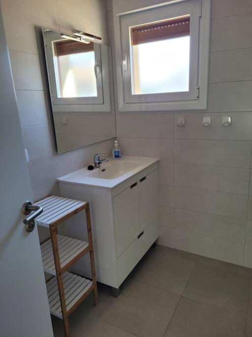 Casa Julio, Bonita Casa Comoda Y Espaciosa, Totalmente Reformada Con Terraza Y Jardin Privado Сasa de vacaciones *