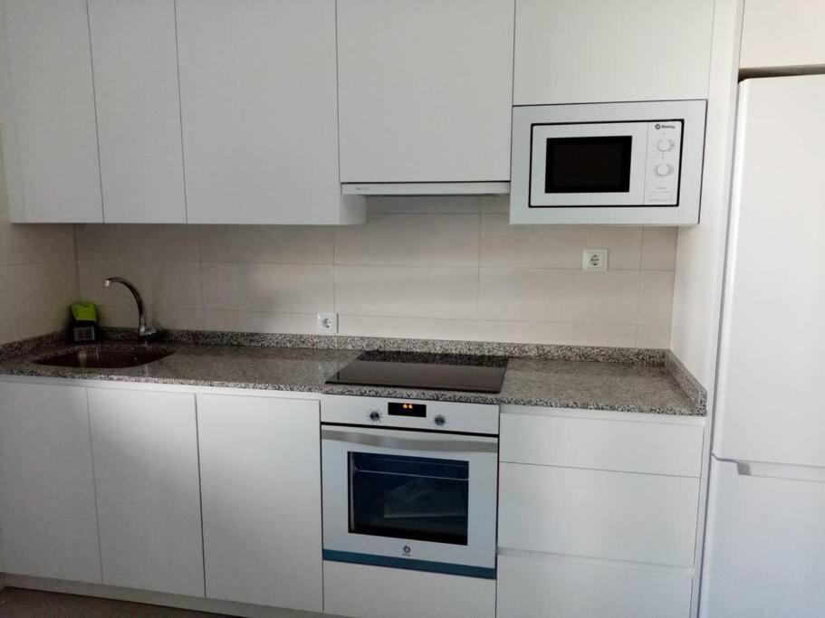 Сasa de vacaciones Casa Julio, Bonita Casa Comoda Y Espaciosa, Totalmente Reformada Con Terraza Y Jardin Privado *