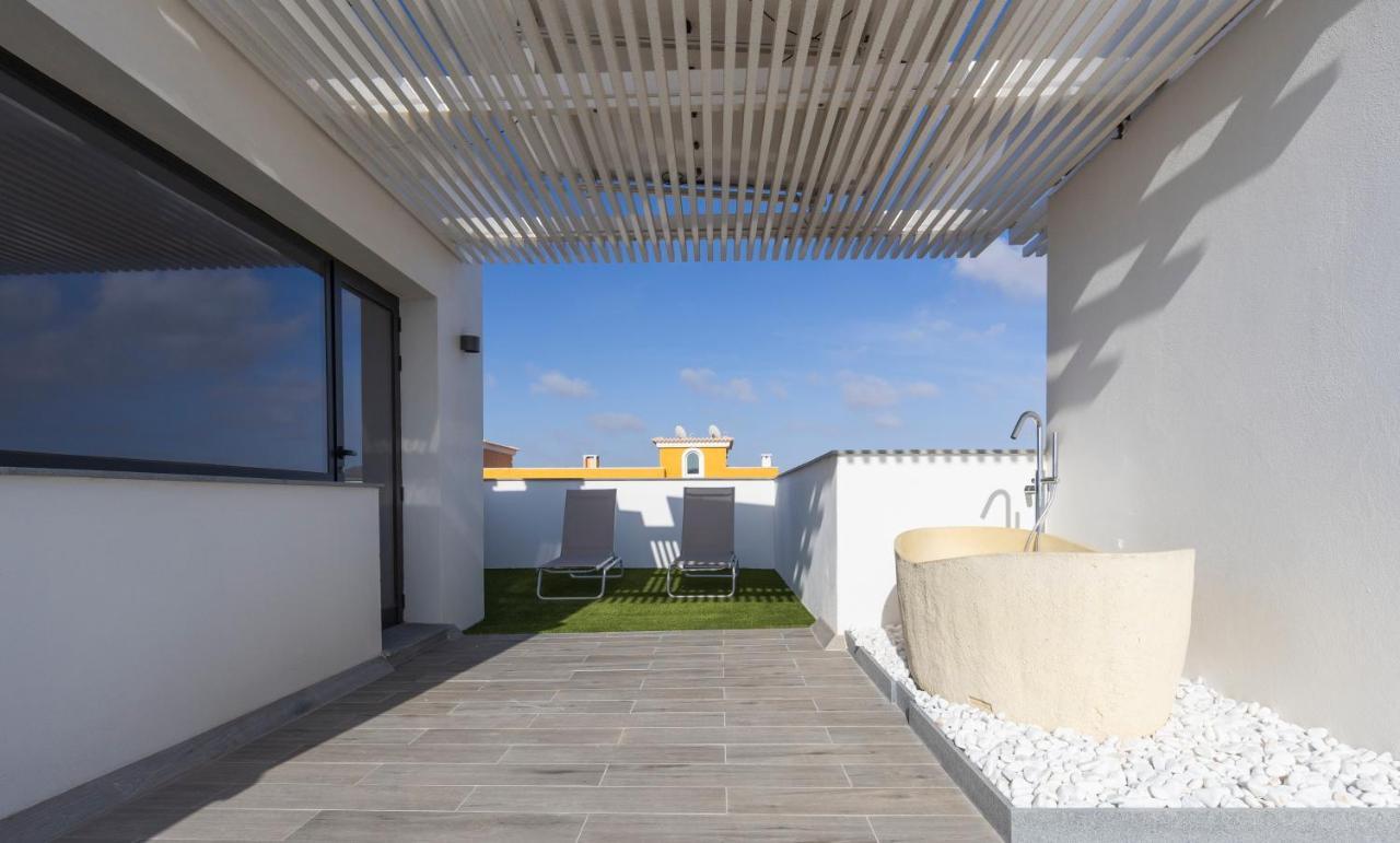 Esmeralda Homes By Livvo *