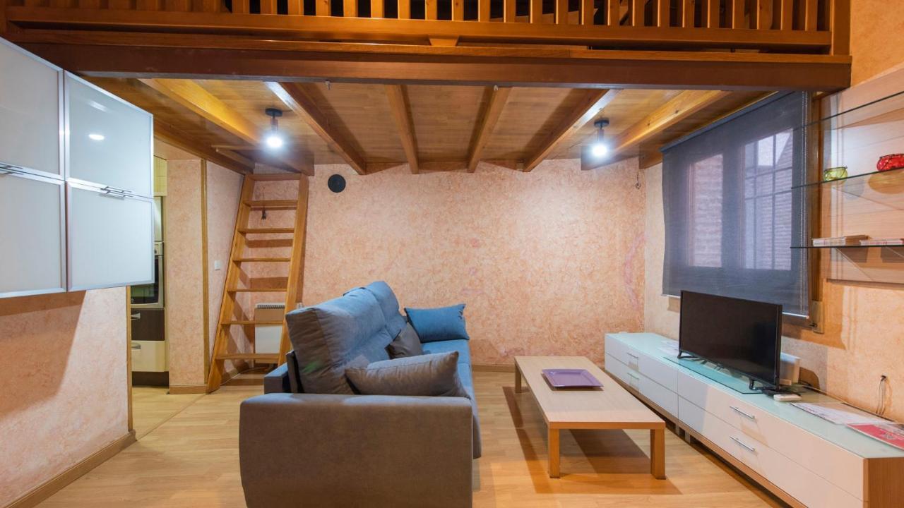 La Casa De Gigantones By Ap * Toledo
