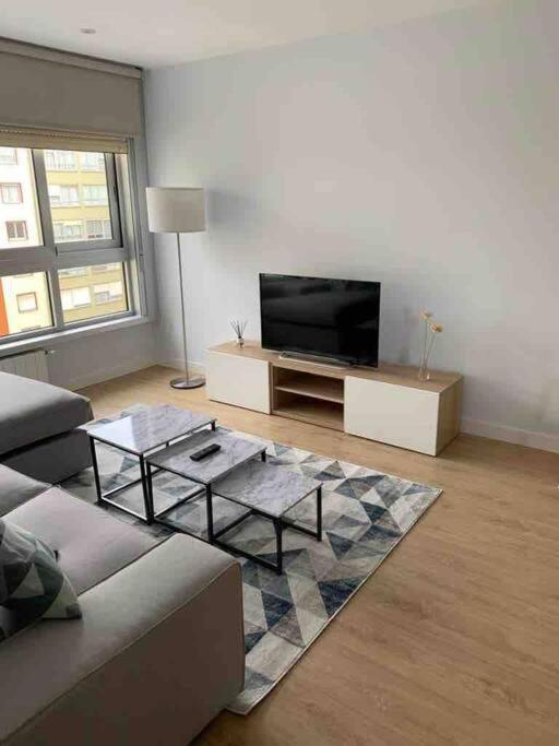 Piso Recien Reformado, Comodo Y Muy Luminoso. Apartamento *