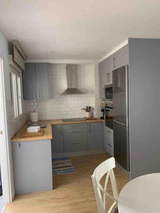 Piso Recien Reformado, Comodo Y Muy Luminoso. Apartamento *