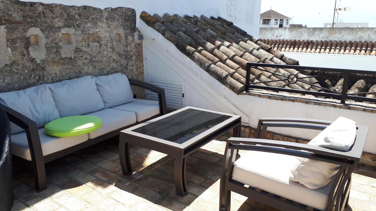 Sidonia, Luxury Historic Modern Townhouse, Swimming Pool, Terraces, Sea View. Apartamento Medina-Sidonia