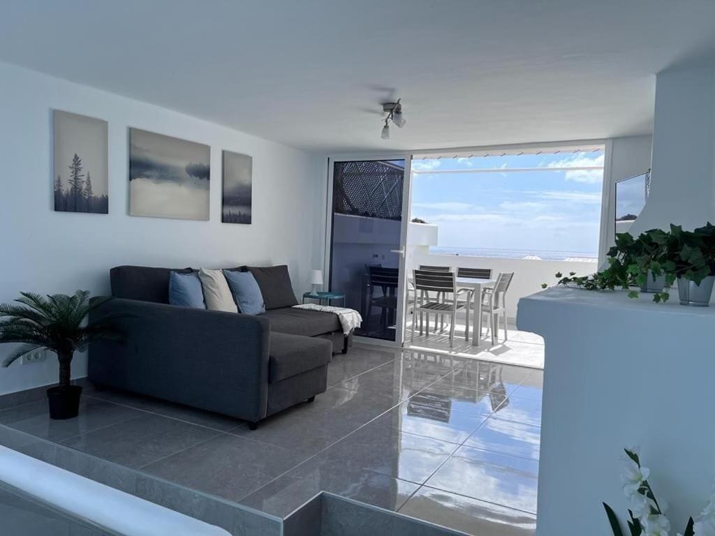 Stunning 2 Bedroom 2 Bathroom 2 Minutes To Apartment *