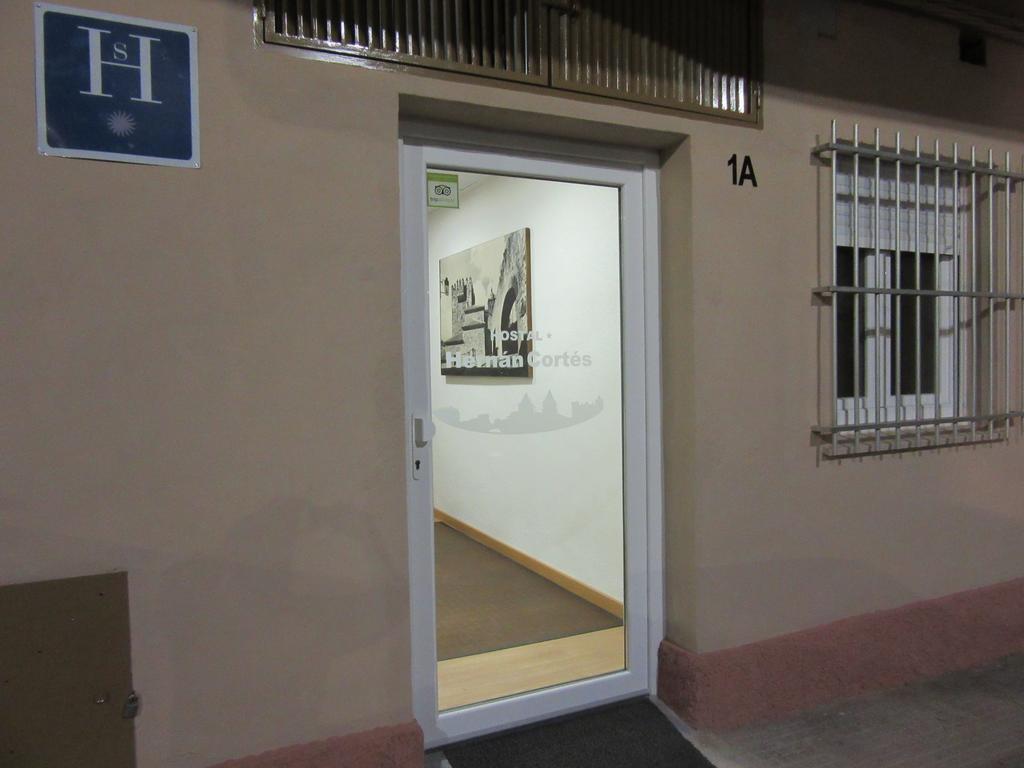 Hernan Cortes Pensión 2*
