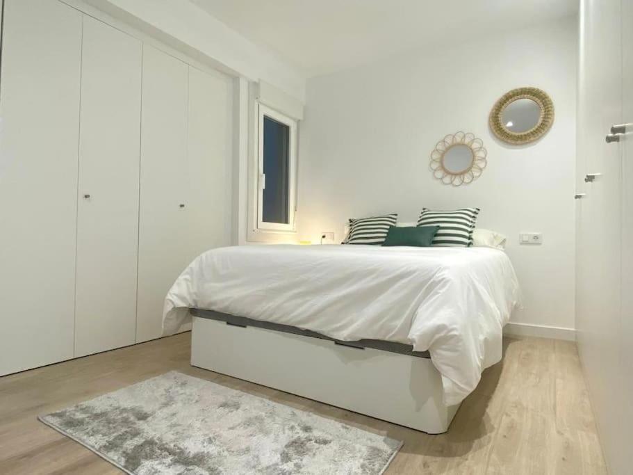 Estudio A Estrenar Totalmente Nuevo En Camelias. * Vigo