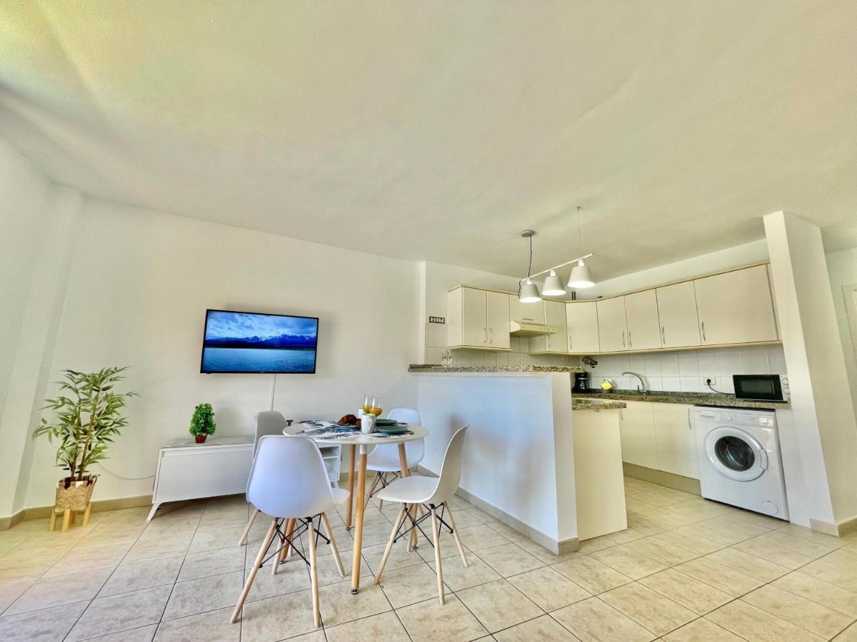 Sea Garden Apartment *