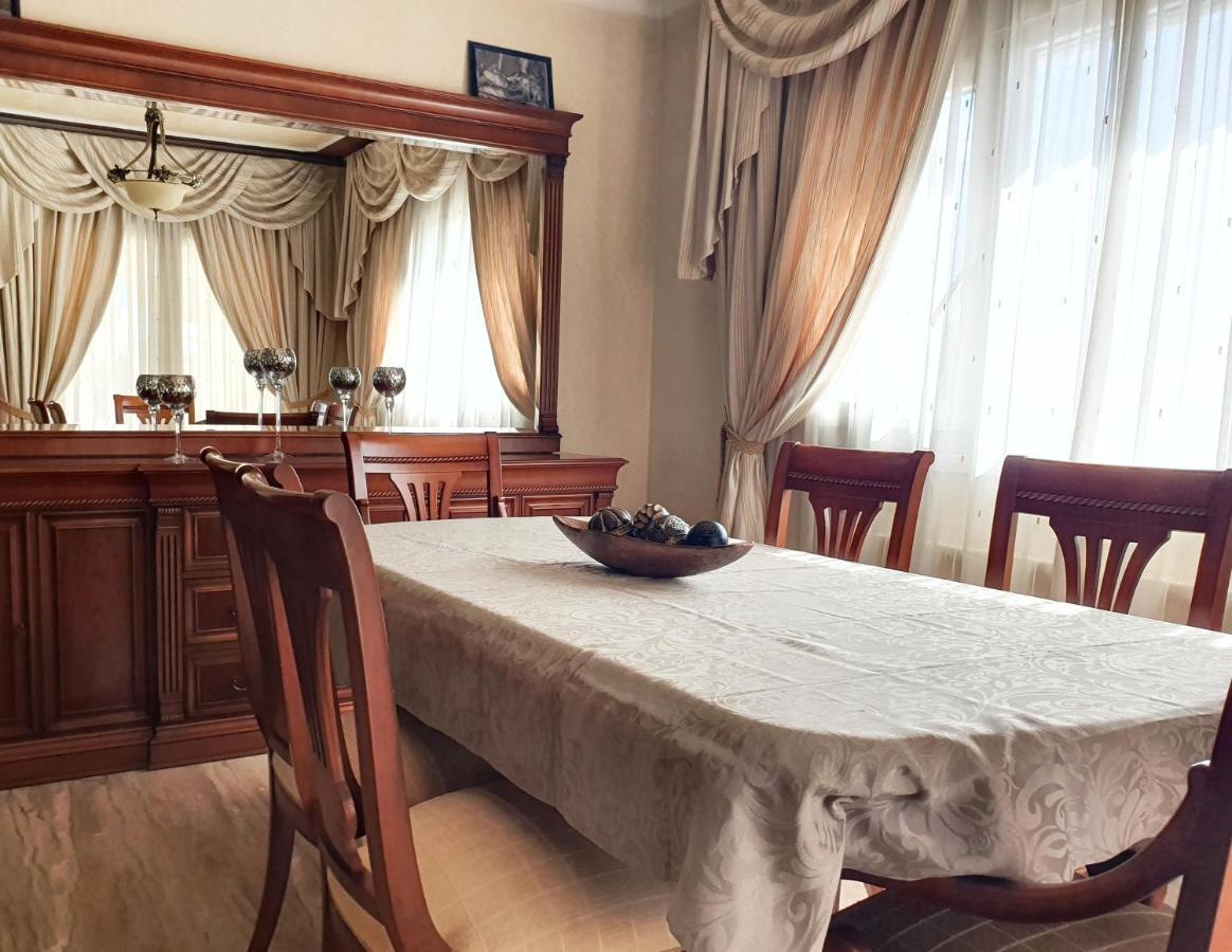 Tres Palmeras Muy Cerca De Albir Y Benidorm Villa