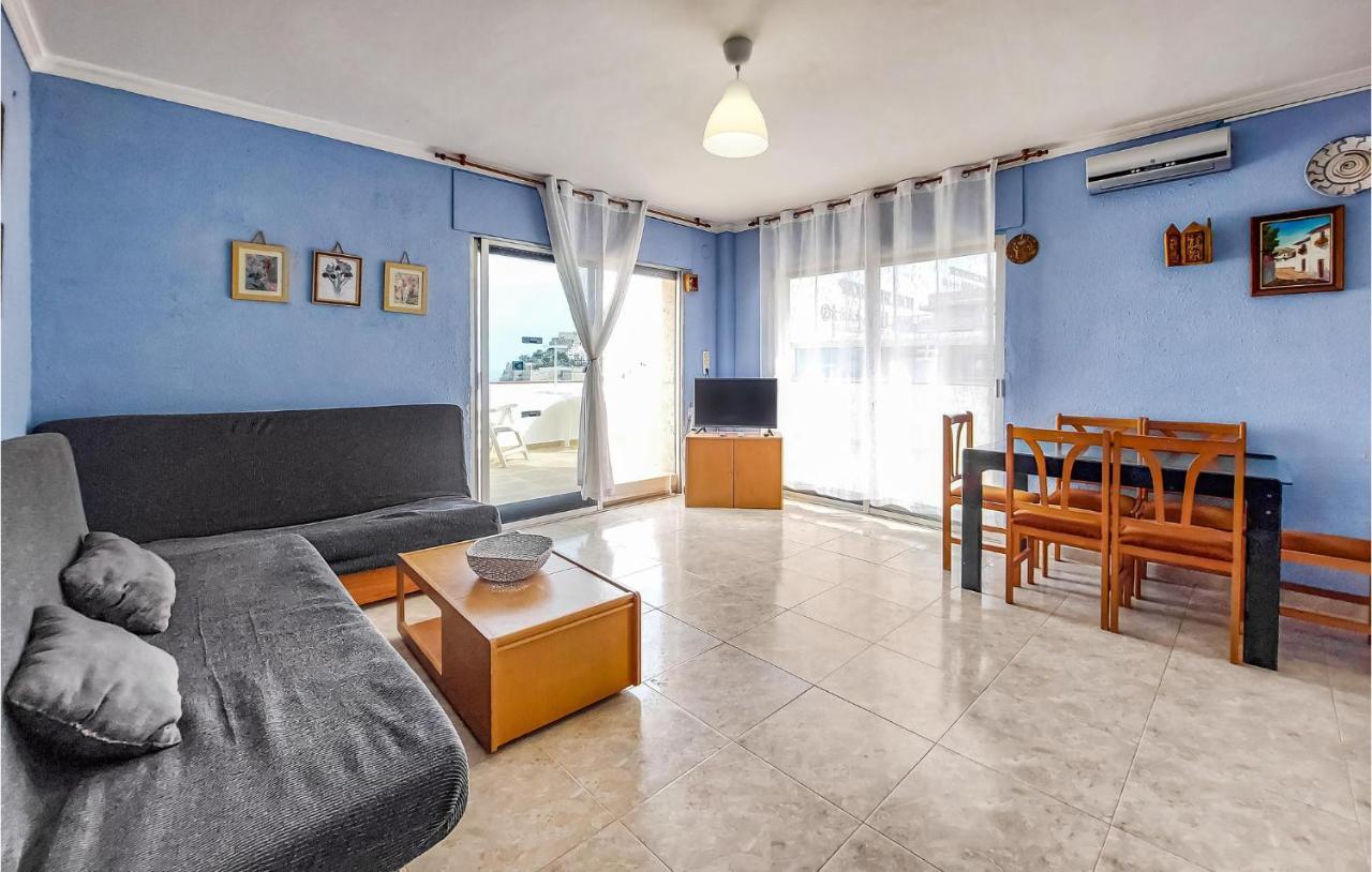 Lovely In With Kitchen Apartment