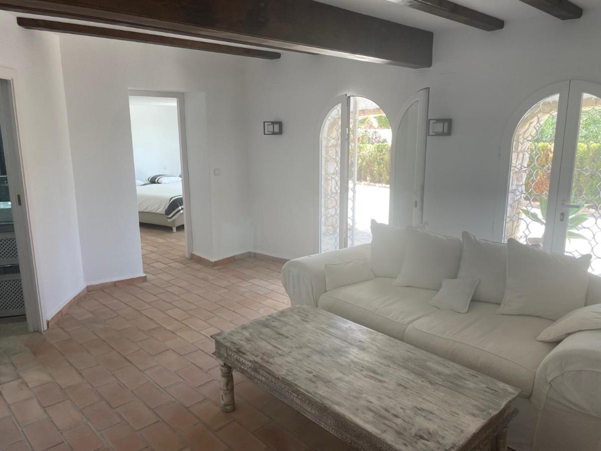 Blanca Villa *