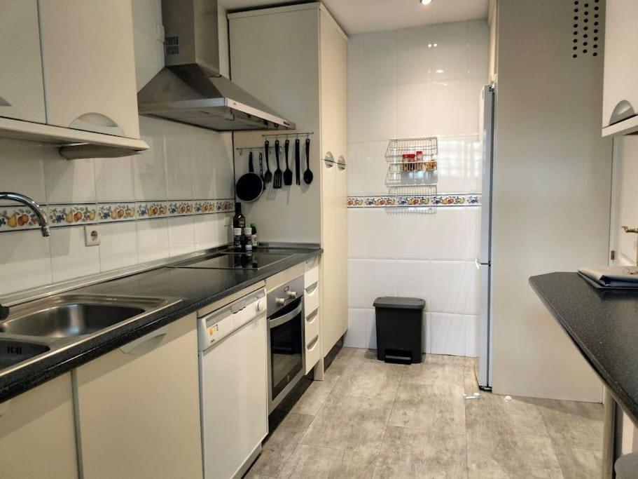 Ruim Appartement, Zonnig Terras, Alhaurin Golf! Apartment