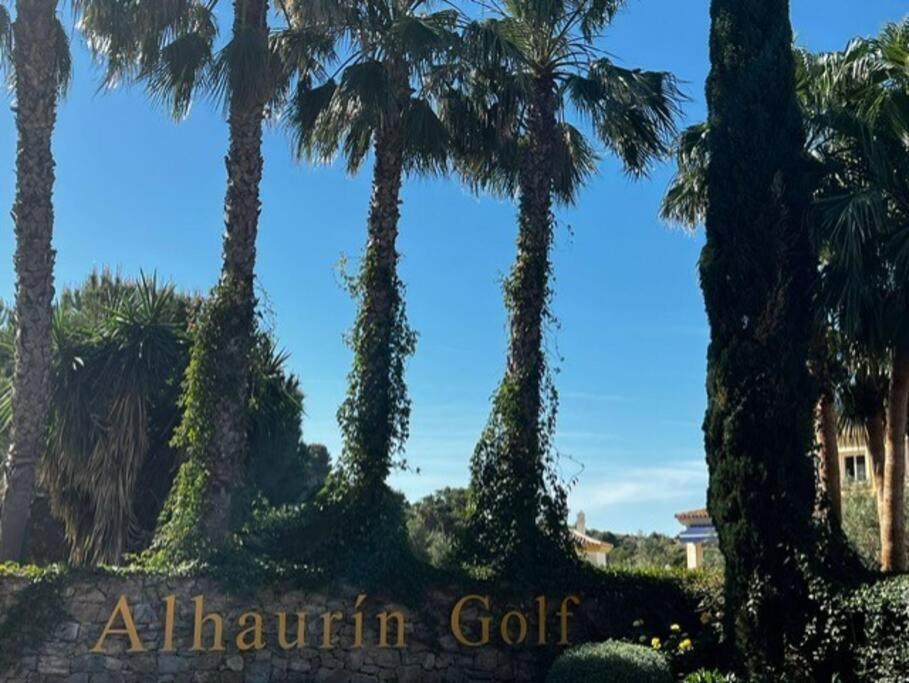 Ruim Appartement, Zonnig Terras, Alhaurin Golf! Apartment