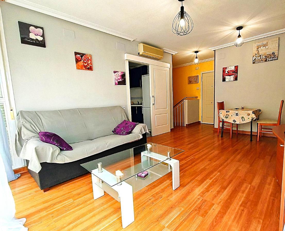 Stunning Two Level In Marina Apartamento *