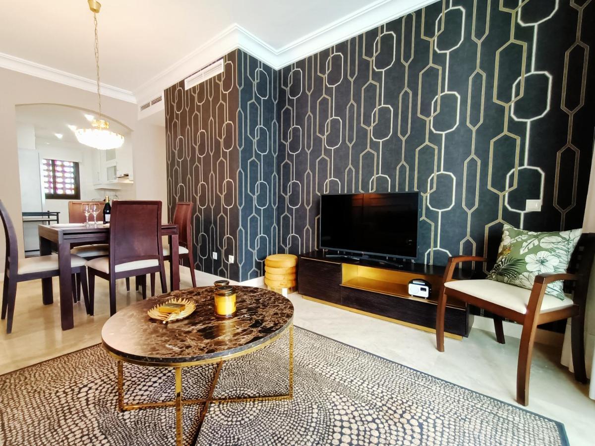 Apartment Roda Golf Dubai - 9809