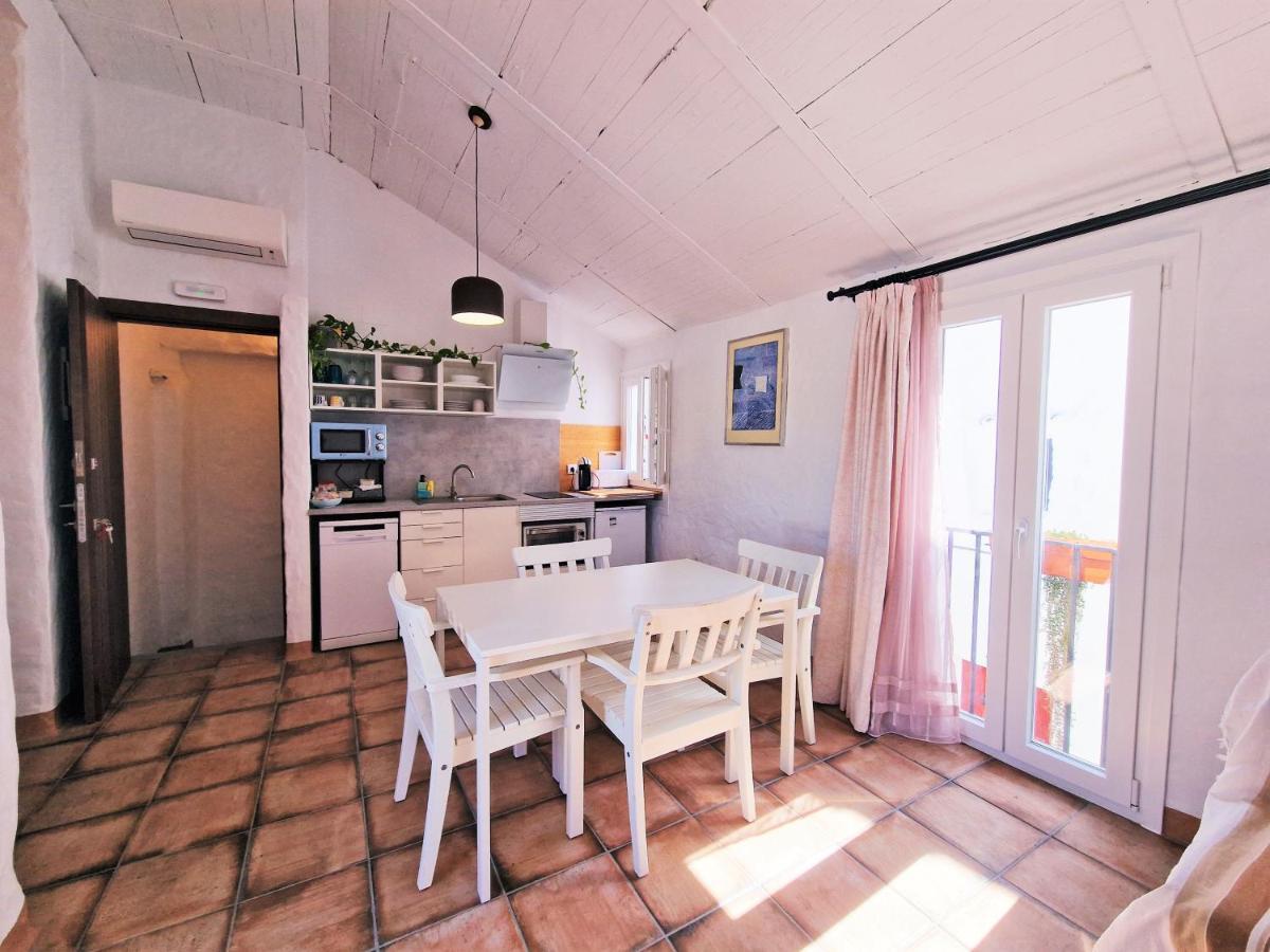 El Búcaro. Puertitas Rojas Apartamento Ubrique