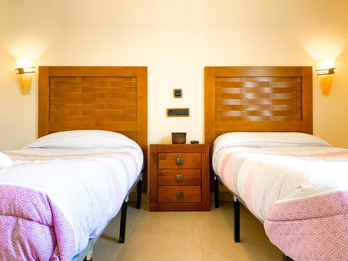 Ainoa Hotel *