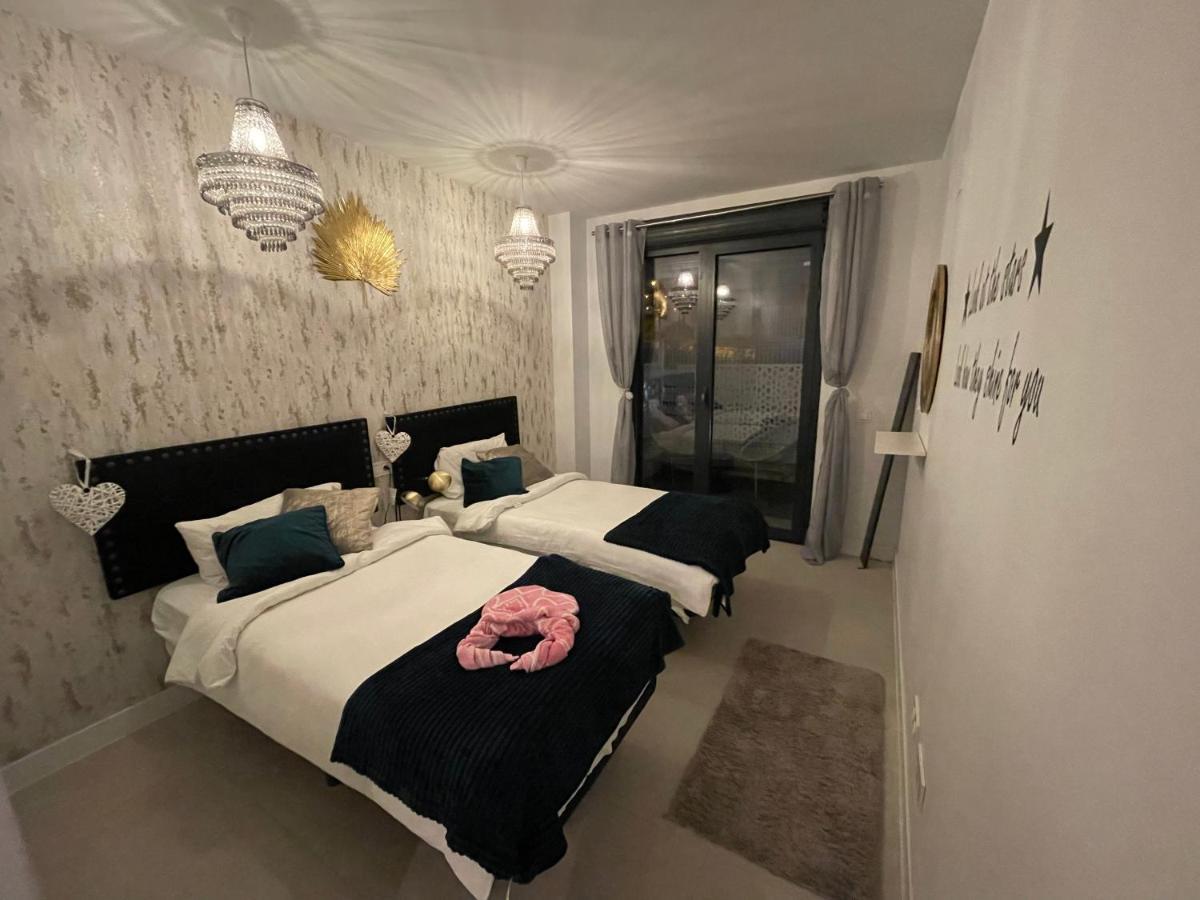 Brand New Stunning 3 Bed Raised Ground Floor With Sea&pool&mountain View Indoor&outdoor Swimming Pools&gym Walking Distance To Port Casa Casu Apartamento