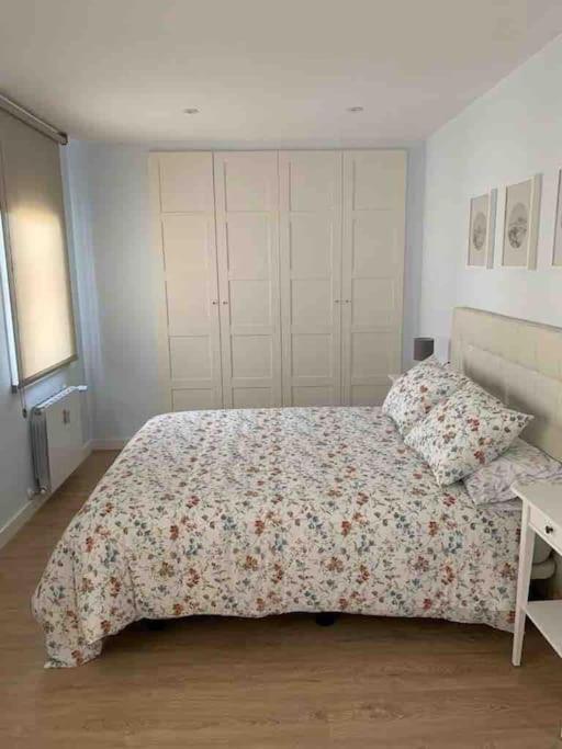 Piso Recien Reformado, Comodo Y Muy Luminoso. Apartamento Ferrol