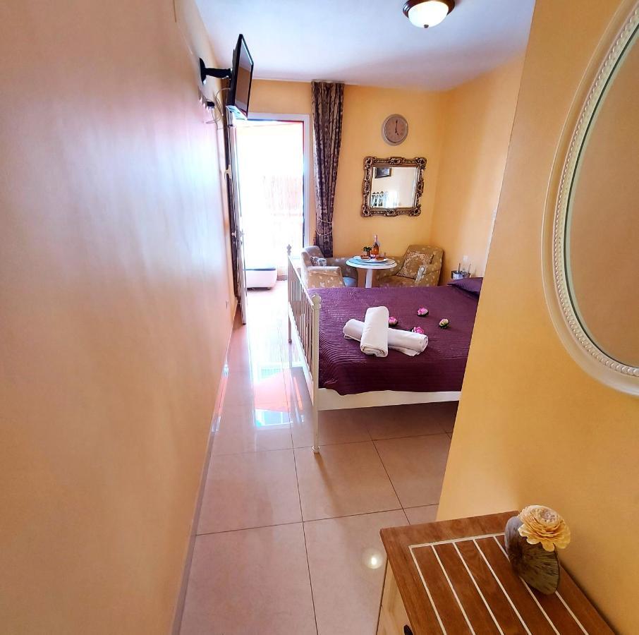 Small Apartment, Adeje House Wifi Free Сasa de vacaciones Costa Adeje (Tenerife)