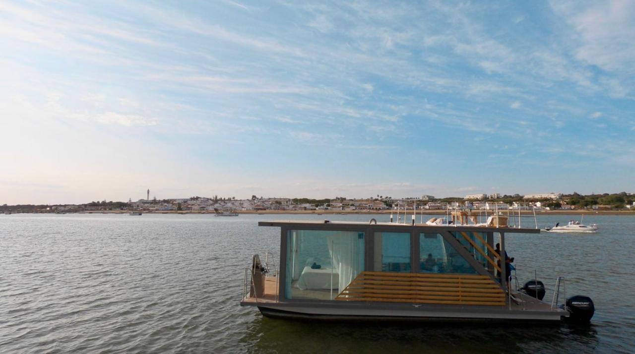 Casa Barco Miamar Botel