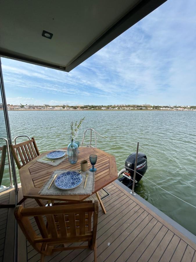 Casa Barco Miamar Botel
