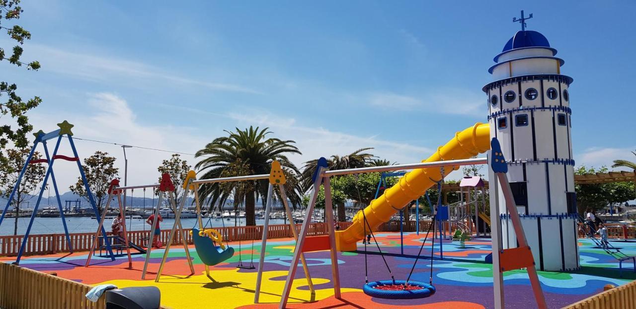 Piso Exterior A Escasos Metros De La Playa Panadeira Con Plaza De Garaje Sanxenxo