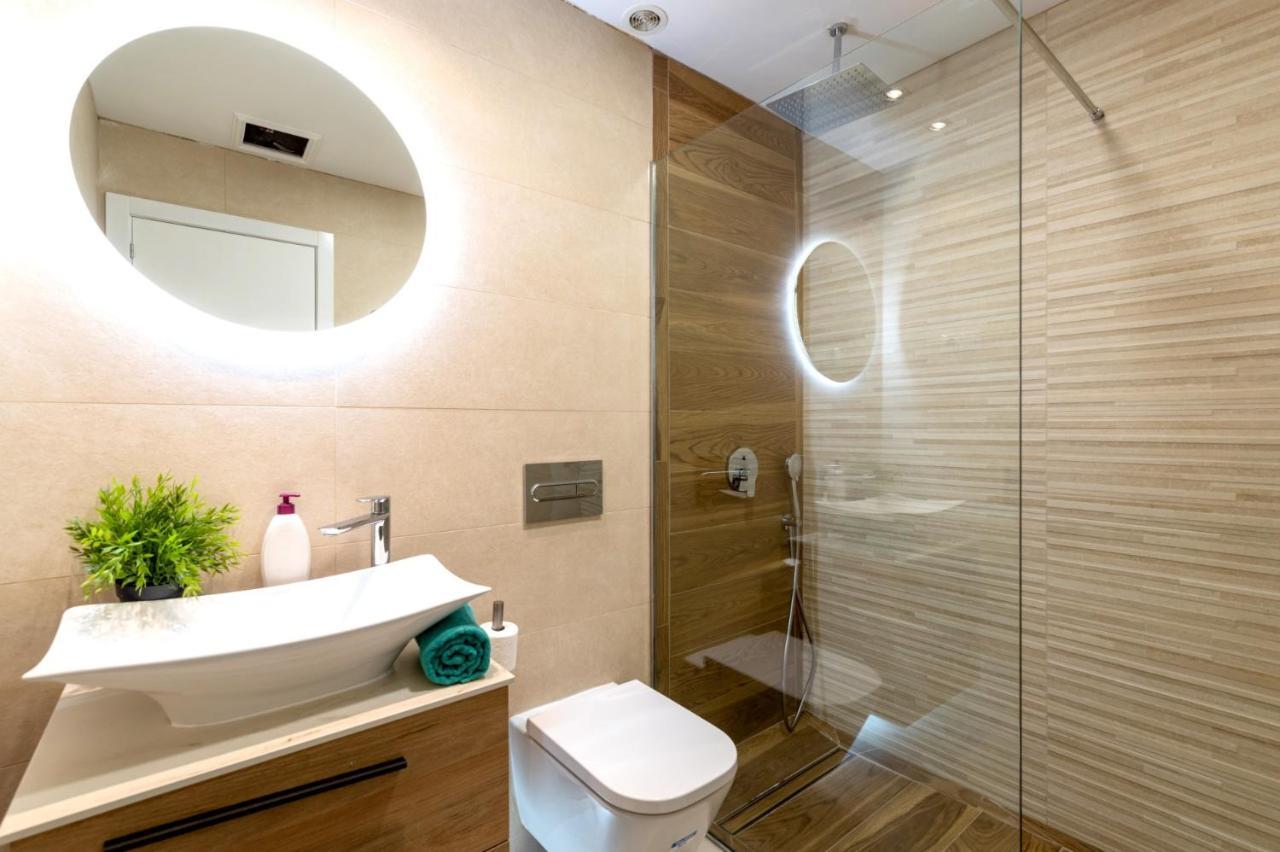 Villa Caleta Heights By Plus *
