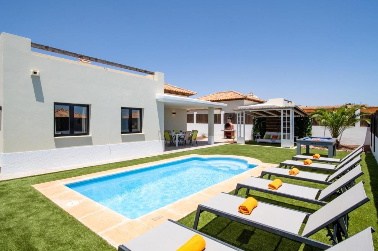 Villa Caleta Heights By Plus
