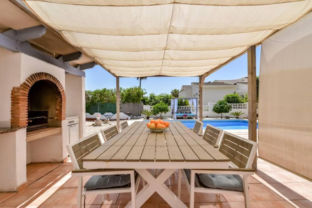 Guzman - Pura Vida Moraira