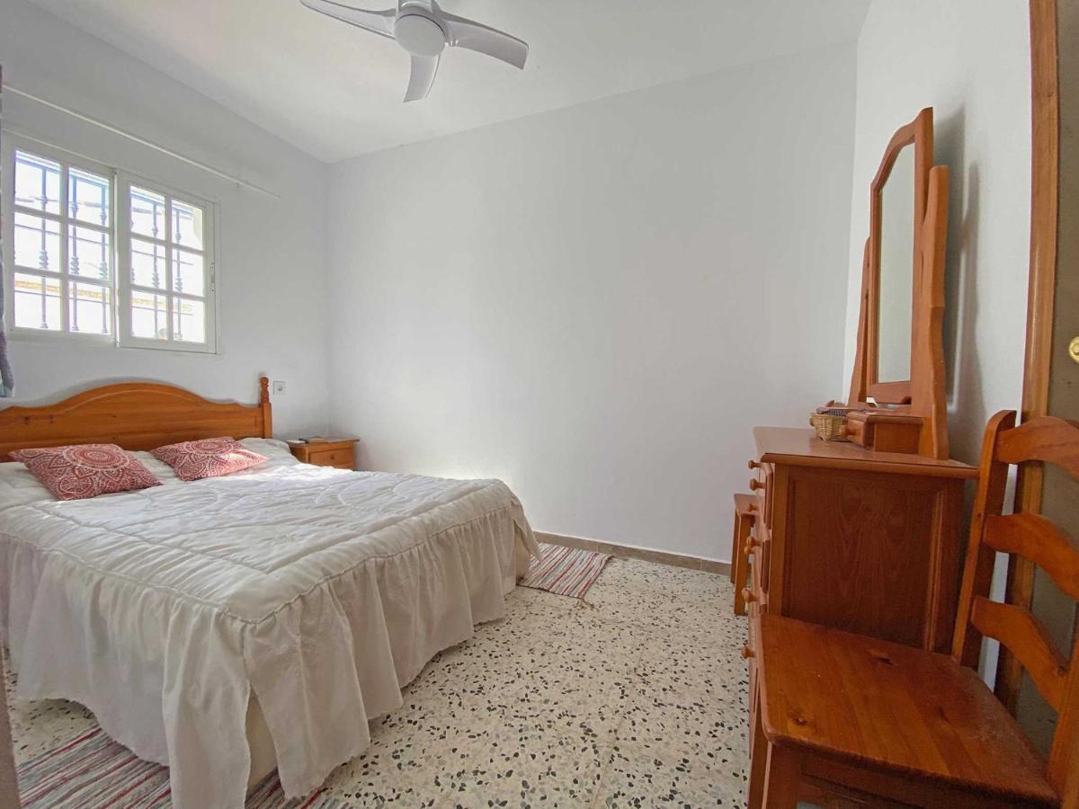 Manoli: 4 Bedroom In Zahora, Ideal For 2 Families Сasa de vacaciones *
