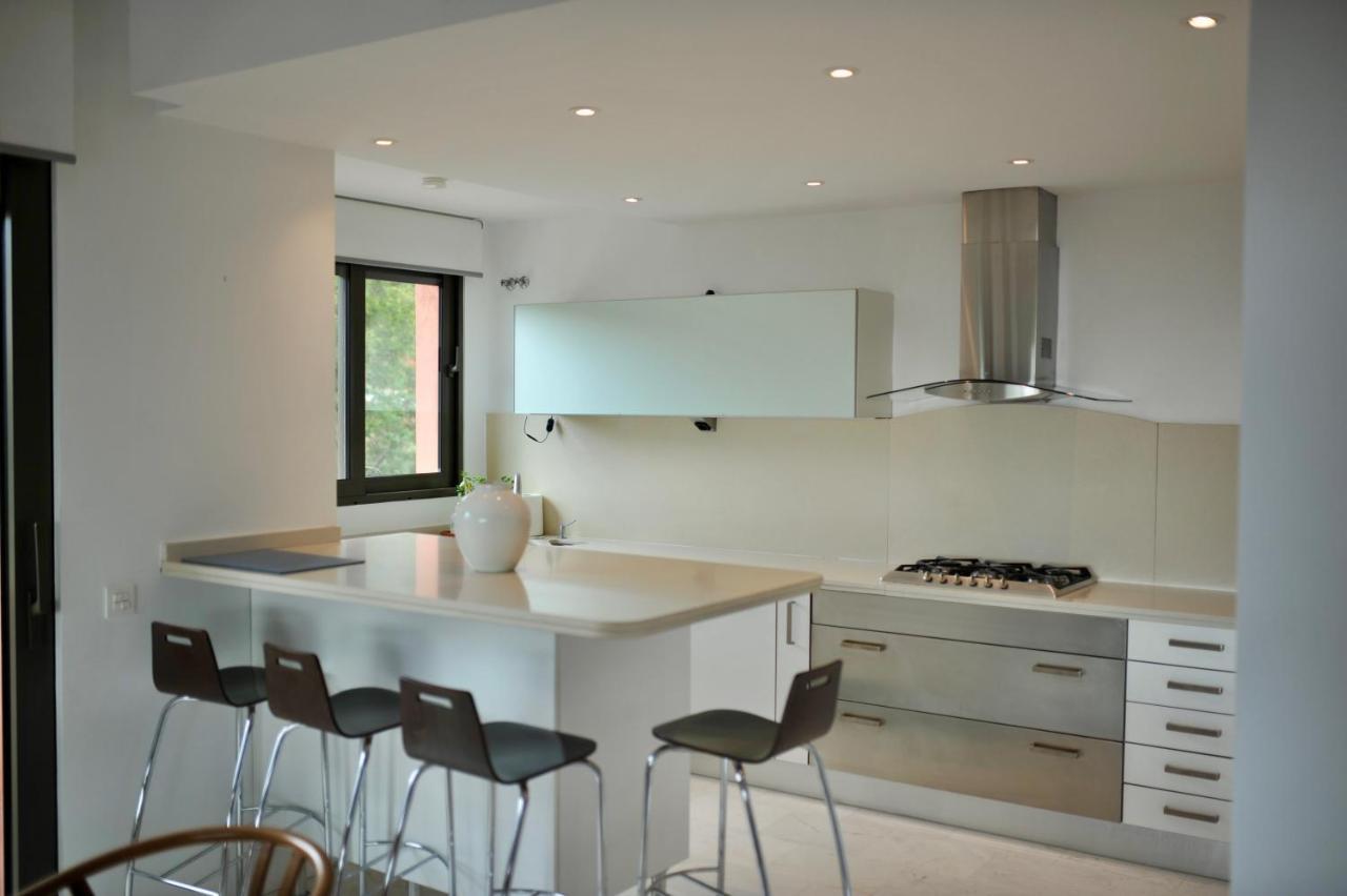 Bright In The Hills Of Elviria Apartamento