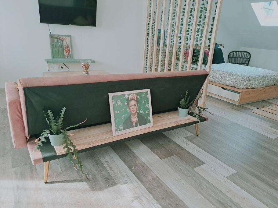 Frida Apartment *