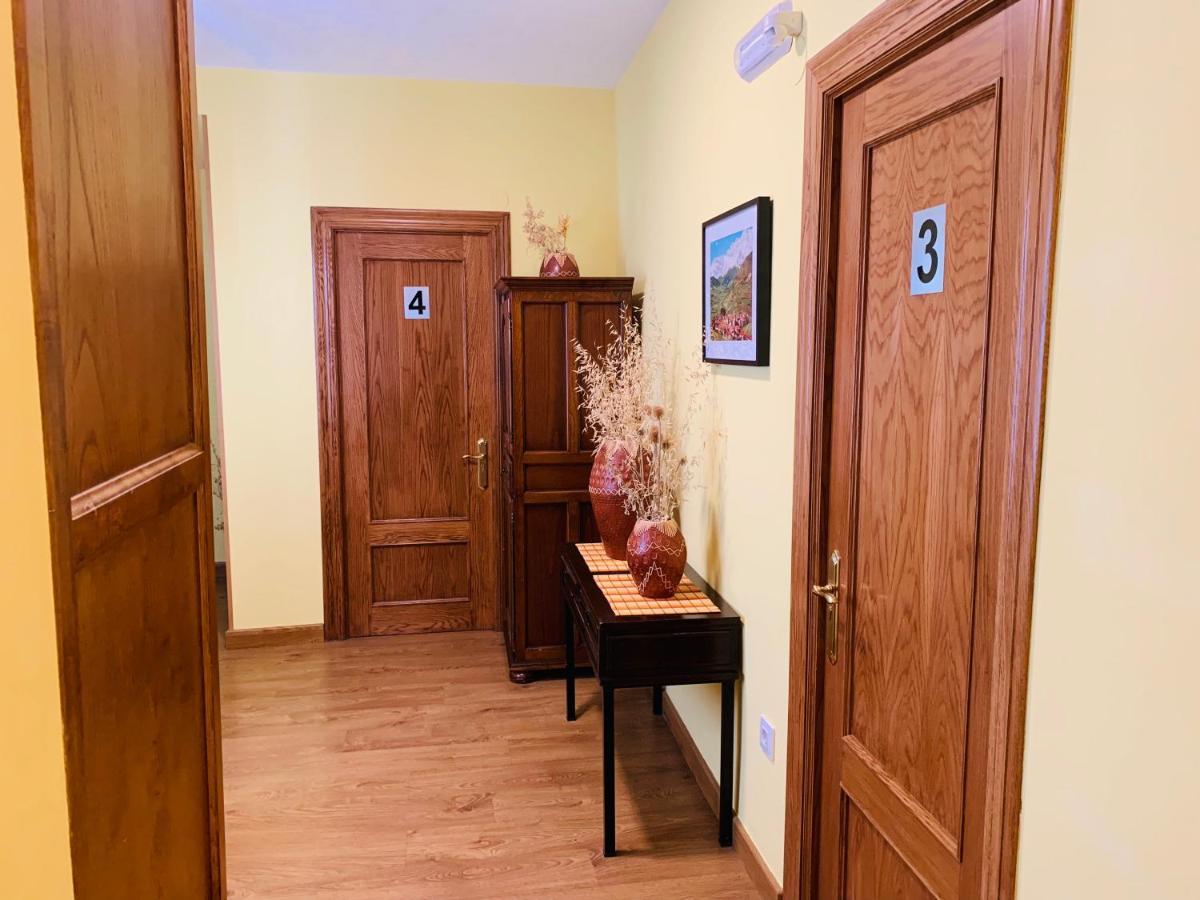 Hostal La Serna Guest house