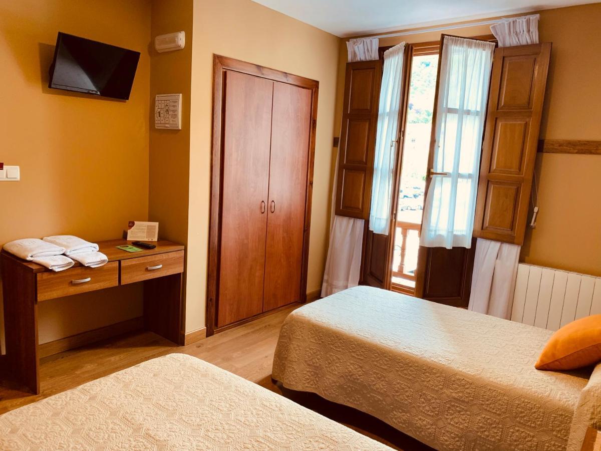 Hostal La Serna